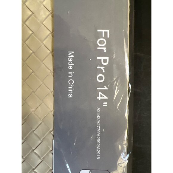 Woven Pattern MacBook Pro 14" Hard Shell Case Beige Durable Plastic Ventilation - Picture 4 of 6